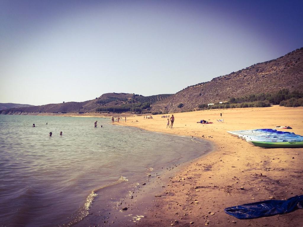 Camping Valdearenas อิซนาฮาร์ ภายนอก รูปภาพ