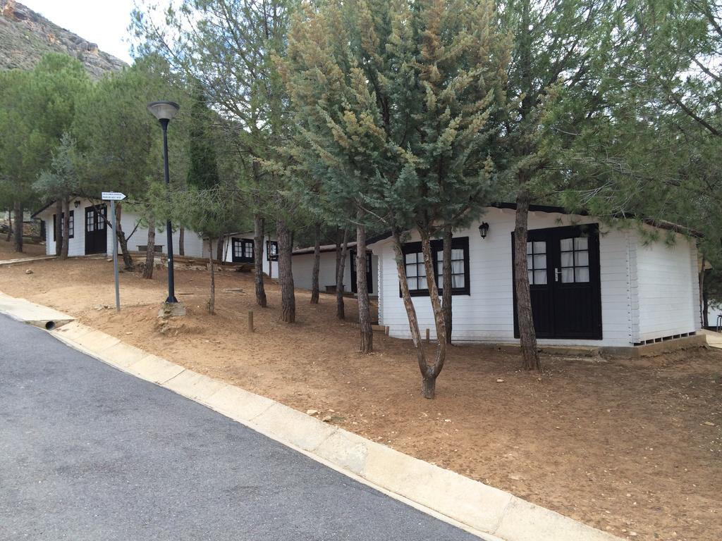Camping Valdearenas อิซนาฮาร์ ภายนอก รูปภาพ