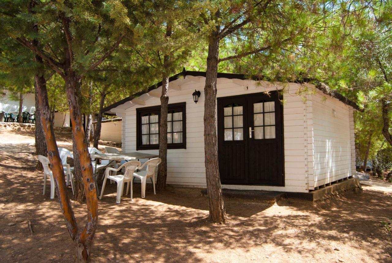 Camping Valdearenas อิซนาฮาร์ ภายนอก รูปภาพ