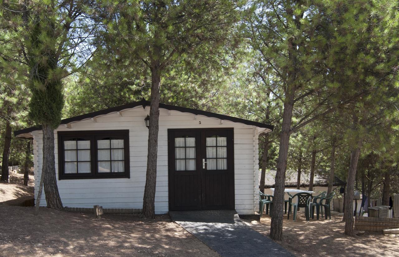Camping Valdearenas อิซนาฮาร์ ภายนอก รูปภาพ