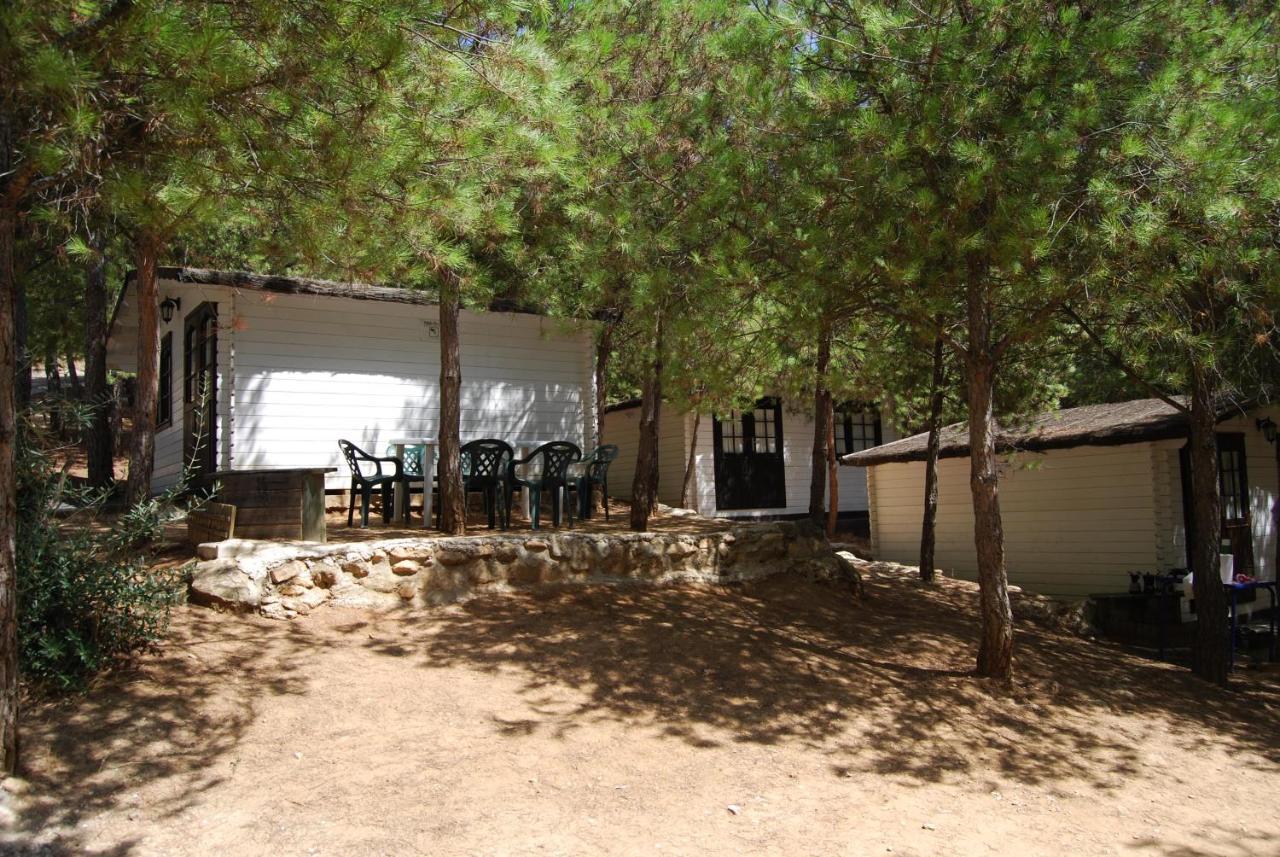Camping Valdearenas อิซนาฮาร์ ภายนอก รูปภาพ