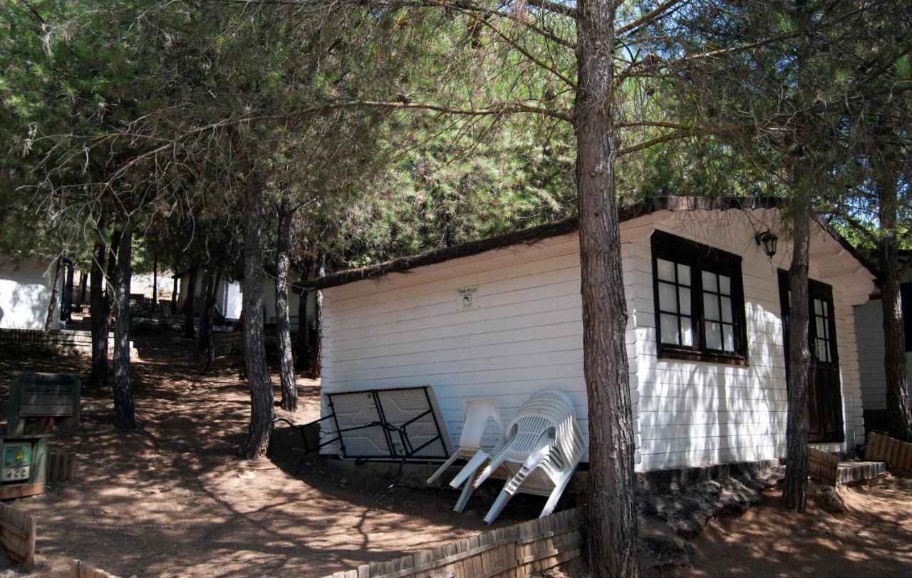 Camping Valdearenas อิซนาฮาร์ ภายนอก รูปภาพ